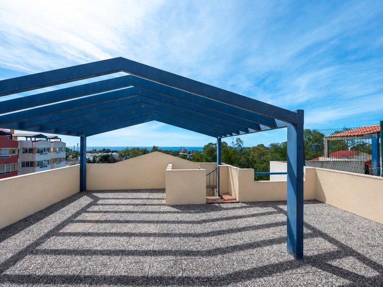 Apartment for Sale in El Paraiso, Malaga 1