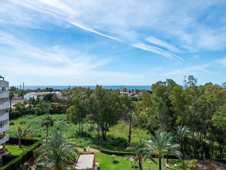 Apartment for Sale in El Paraiso, Malaga 17