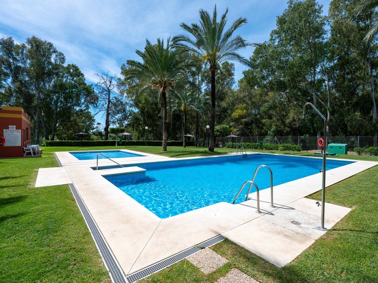 Apartment for Sale in El Paraiso, Malaga 5