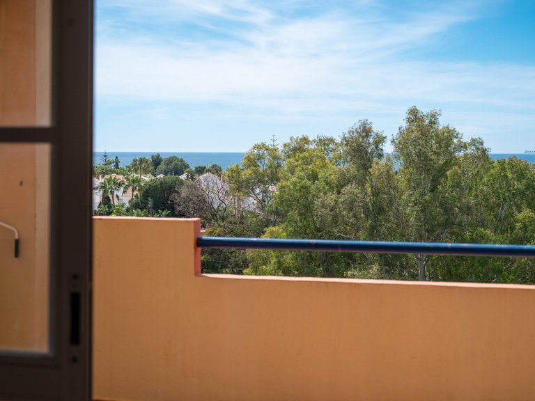 Apartment for Sale in El Paraiso, Malaga 6