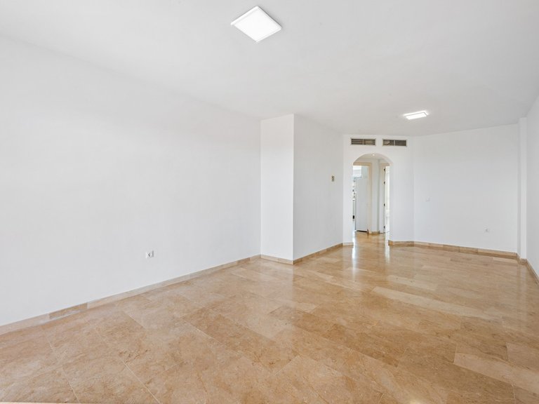 Apartment for Sale in El Paraiso, Malaga 8