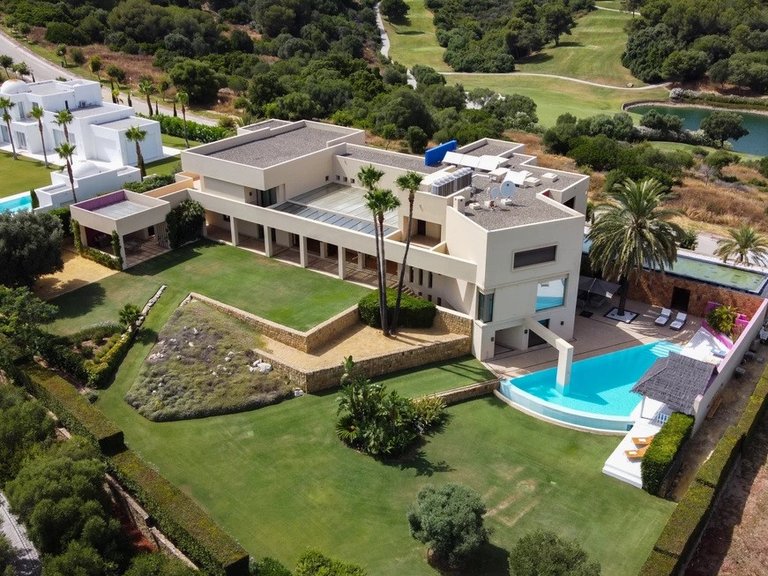 Villa for Sale in Sotogrande, Cadiz 1