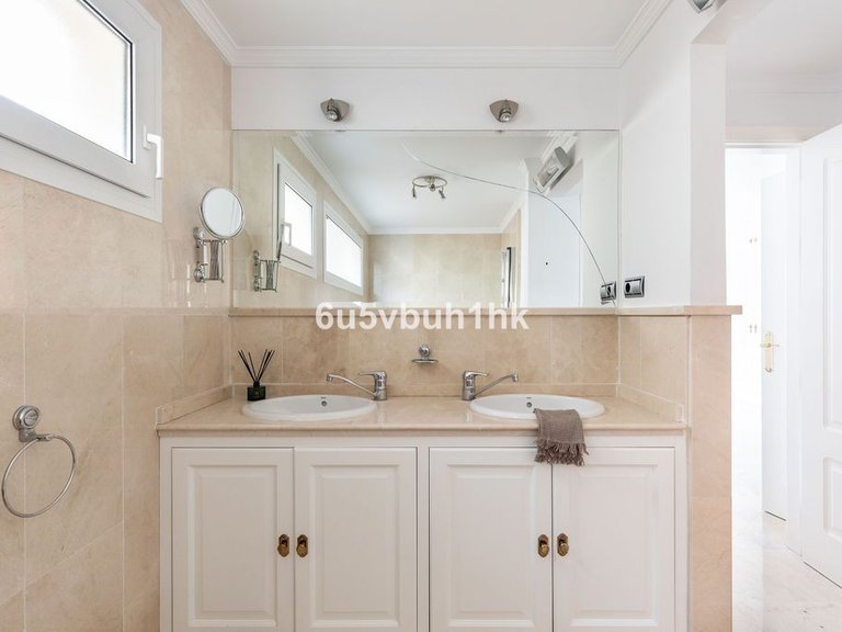 Villa for Sale in Calahonda, Malaga 17