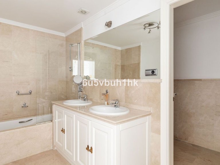 Villa for Sale in Calahonda, Malaga 18