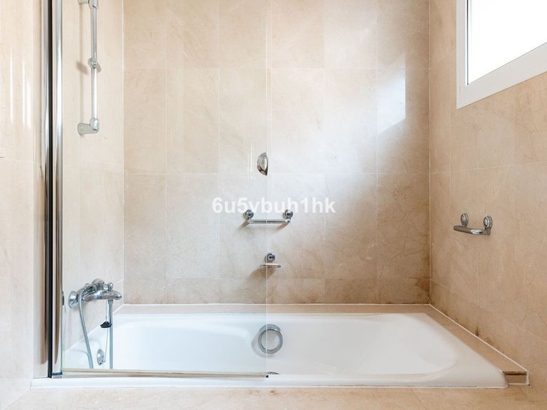 Villa for Sale in Calahonda, Malaga 21