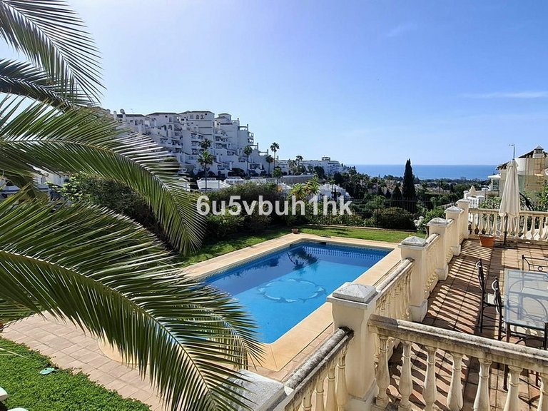 Villa for Sale in Calahonda, Malaga 3