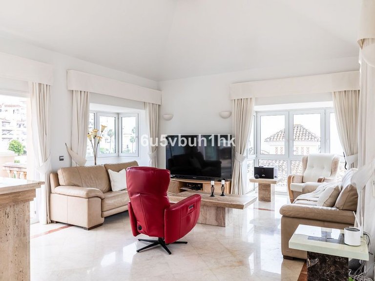 Villa for Sale in Calahonda, Malaga 5