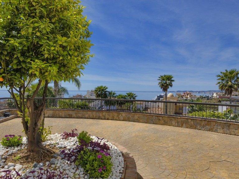 Apartment for Sale in Benalmadena, Malaga 6