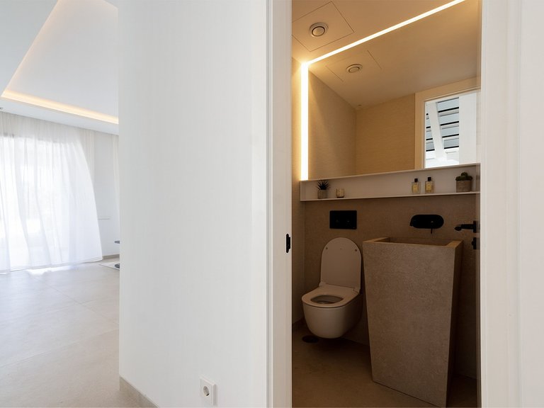 Villa for Sale in The Golden Mile, Malaga 14