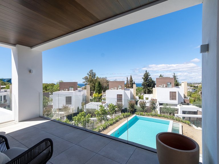 Villa for Sale in The Golden Mile, Malaga 25