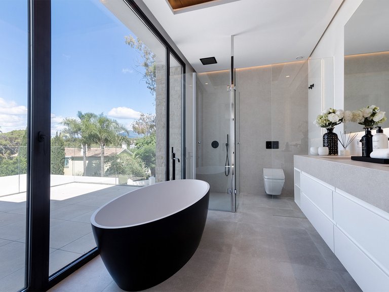 Villa for Sale in The Golden Mile, Malaga 28