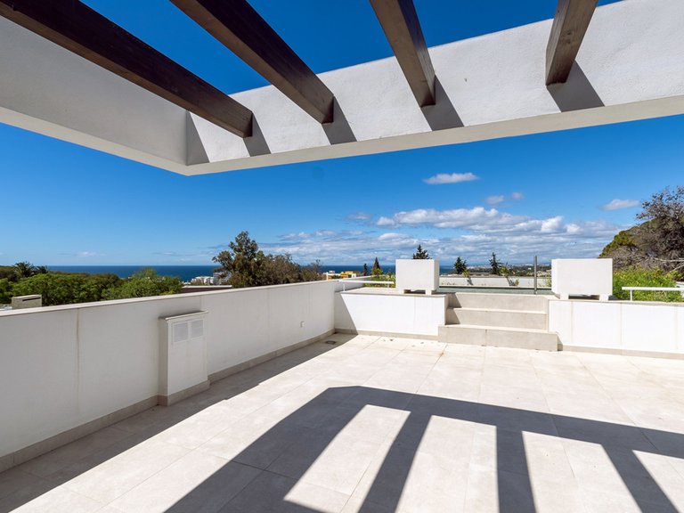 Villa for Sale in The Golden Mile, Malaga 38