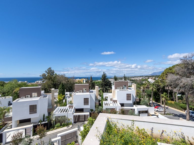 Villa for Sale in The Golden Mile, Malaga 39