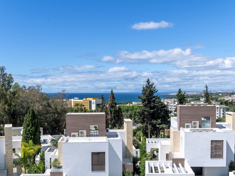 Villa for Sale in The Golden Mile, Malaga 40