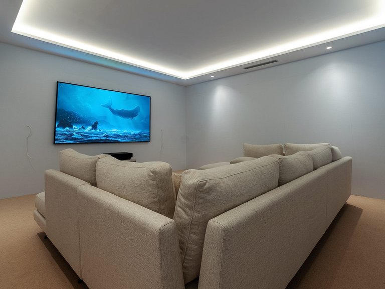 Villa for Sale in The Golden Mile, Malaga 50