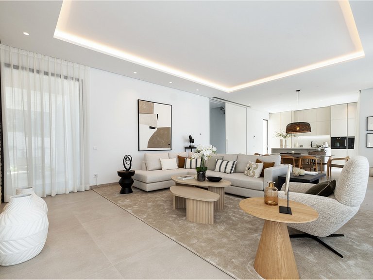Villa for Sale in The Golden Mile, Malaga 7