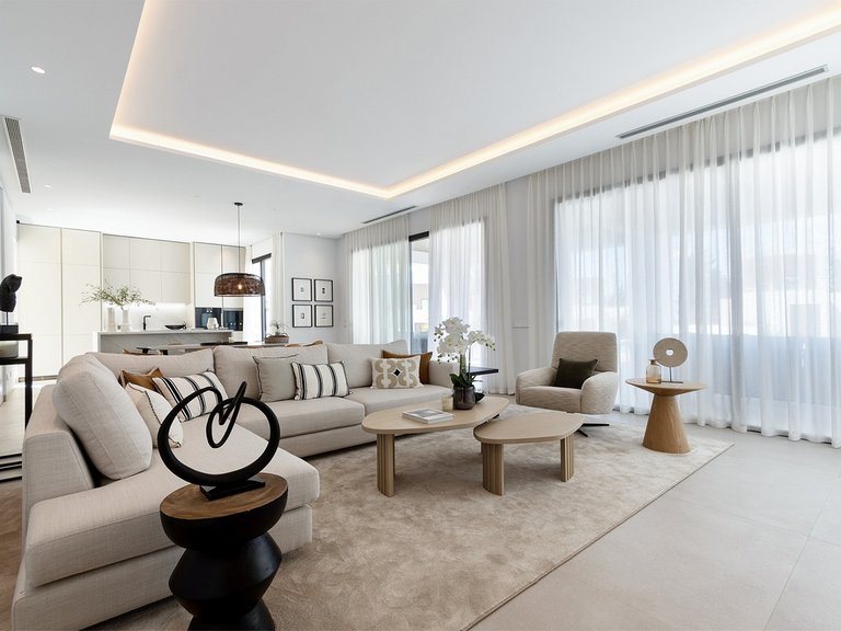 Villa for Sale in The Golden Mile, Malaga 8