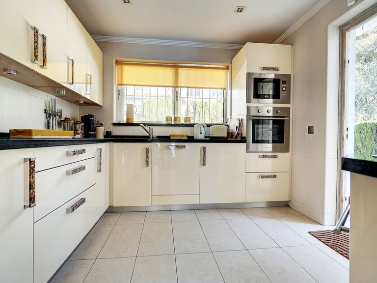 Villa for Sale in Calahonda, Malaga 13