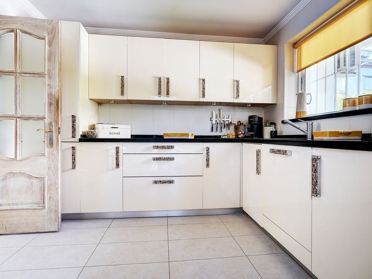 Villa for Sale in Calahonda, Malaga 14