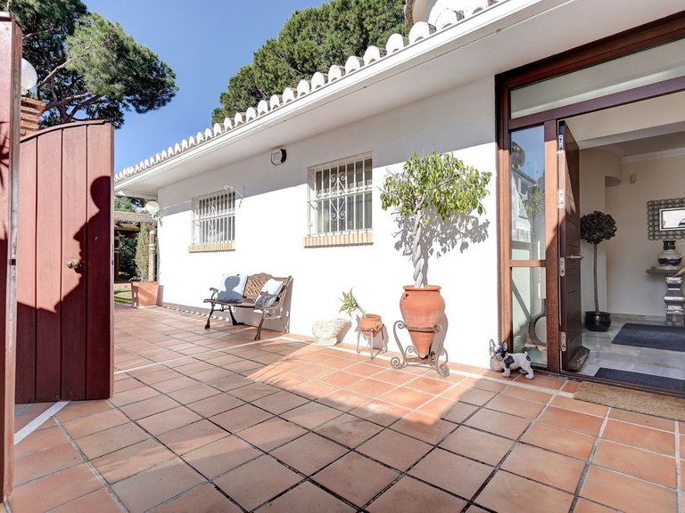 Villa for Sale in Calahonda, Malaga 2