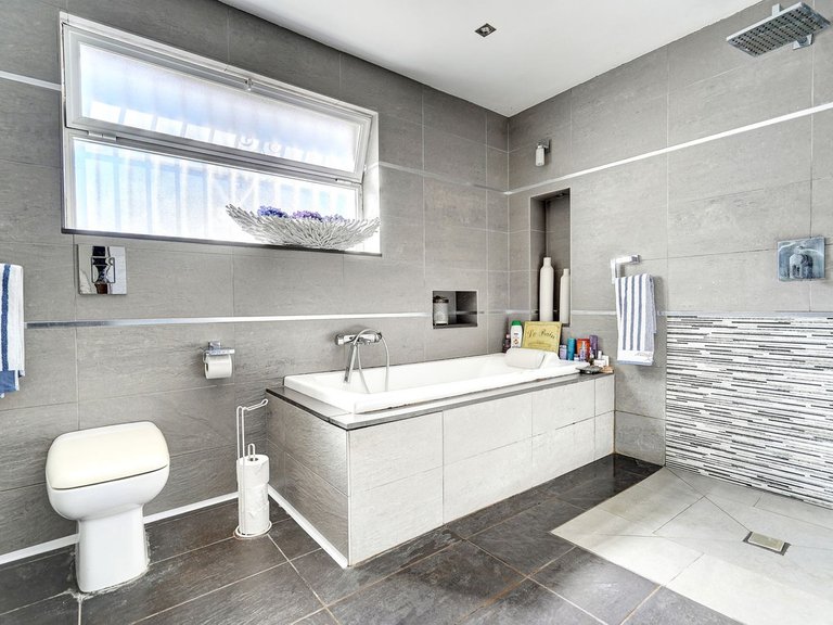 Villa for Sale in Calahonda, Malaga 22