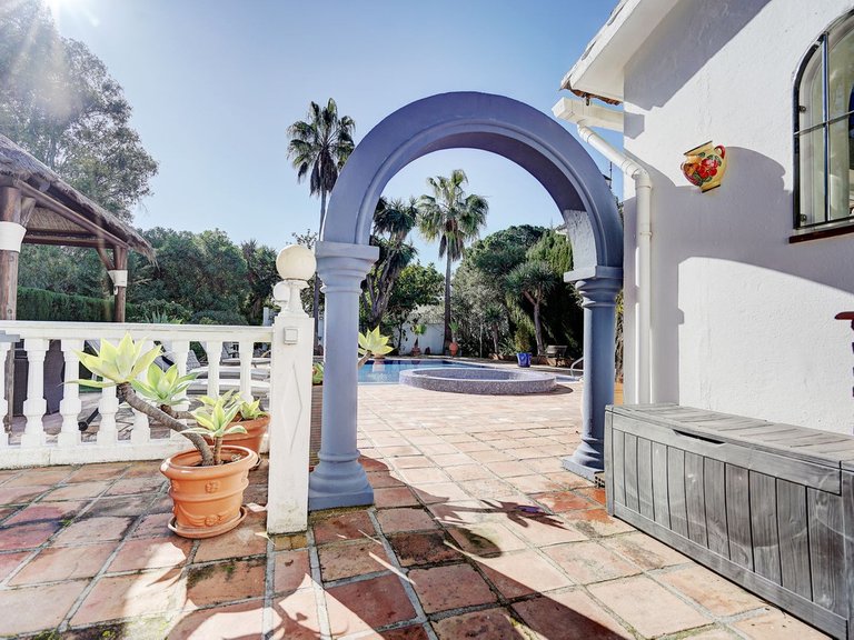Villa for Sale in Calahonda, Malaga 28