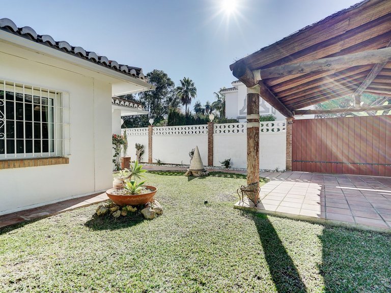 Villa for Sale in Calahonda, Malaga 31