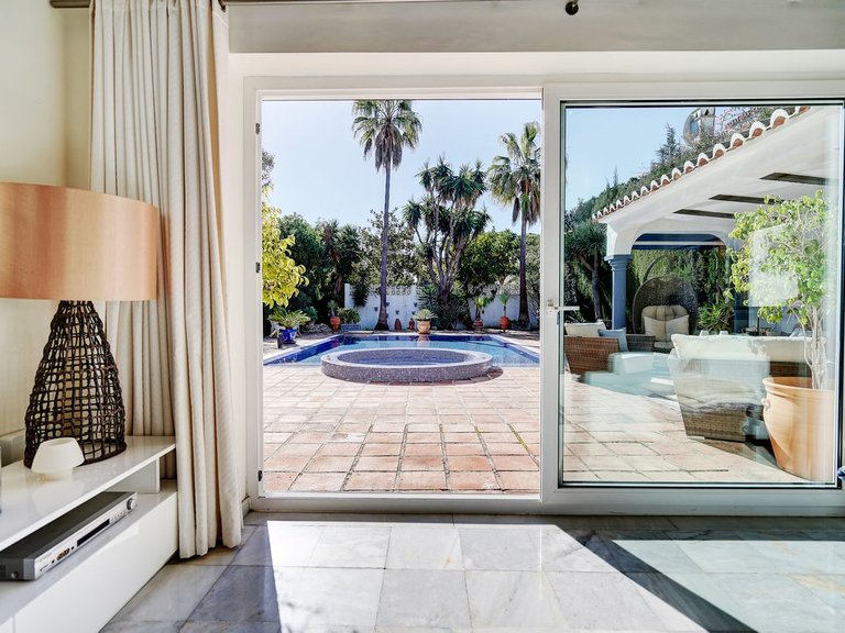 Villa for Sale in Calahonda, Malaga 6
