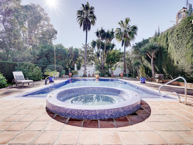 Villa for Sale in Calahonda, Malaga 7