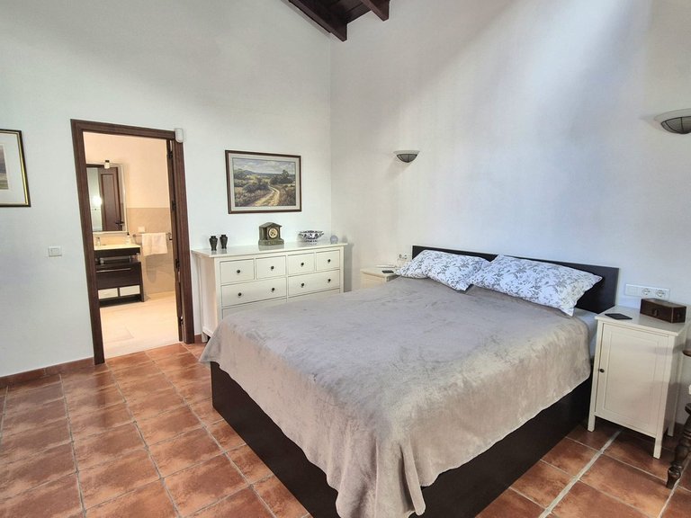 Villa for Sale in Coín, Malaga 25