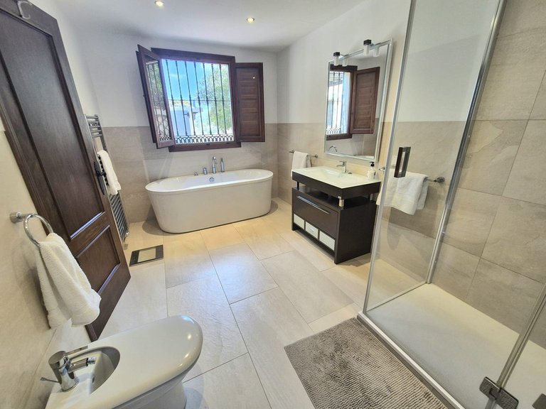 Villa for Sale in Coín, Malaga 28