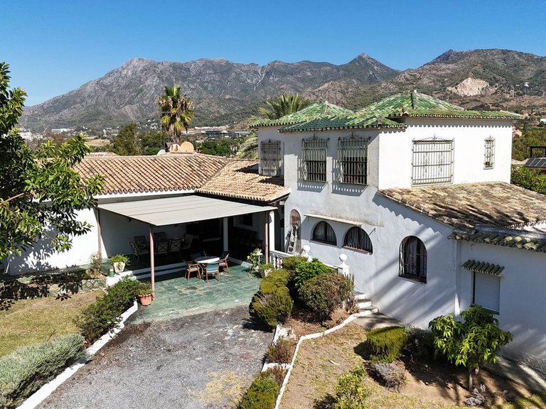 Villa for Sale in Marbella, Malaga 1