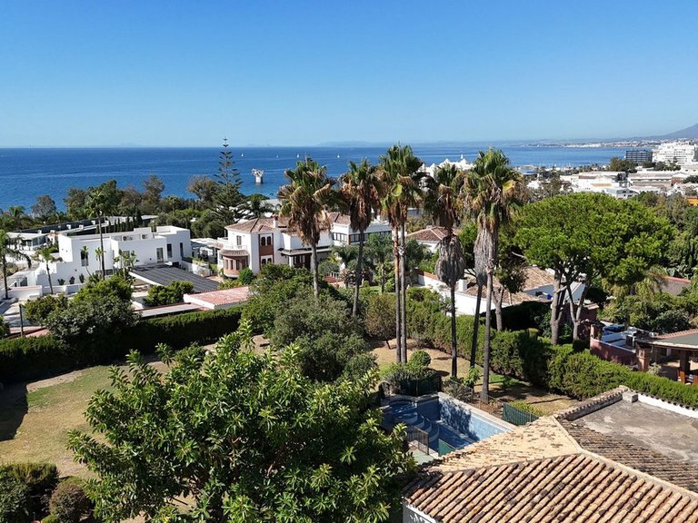 Villa for Sale in Marbella, Malaga 3