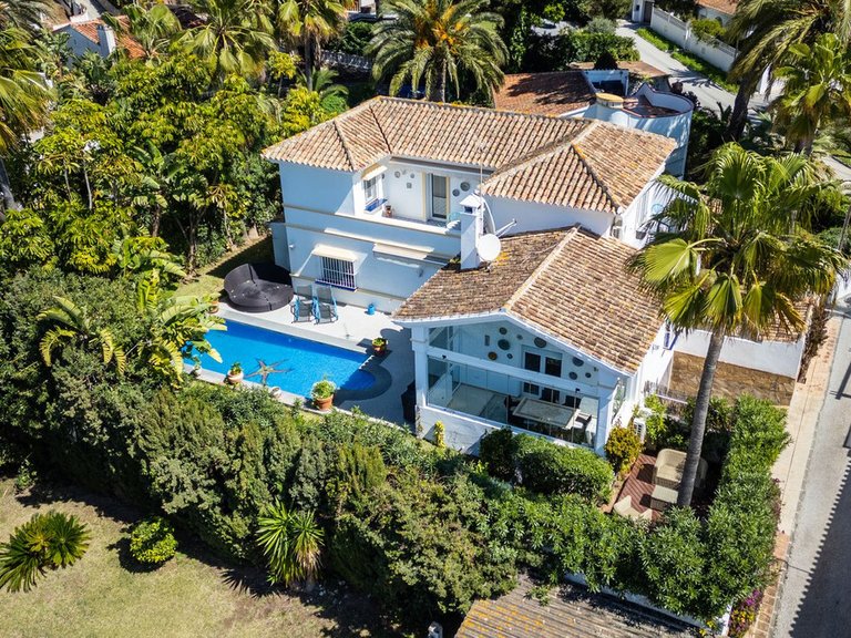 Villa for Sale in Marbesa, Malaga 1