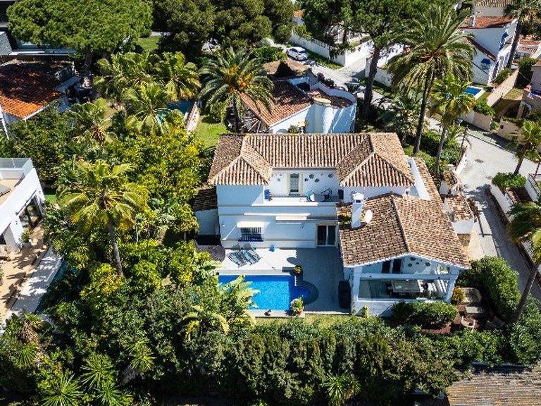 Villa for Sale in Marbesa, Malaga 16
