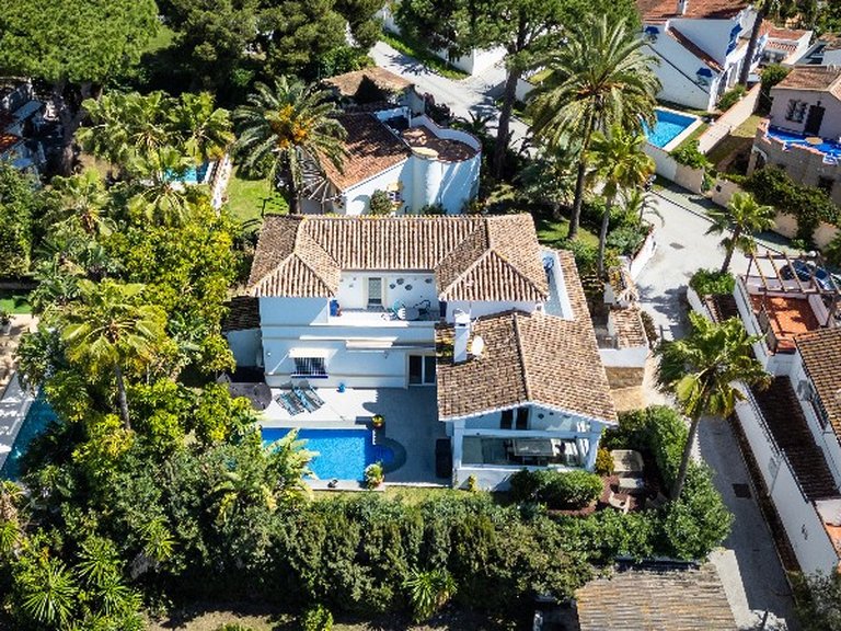 Villa for Sale in Marbesa, Malaga 18