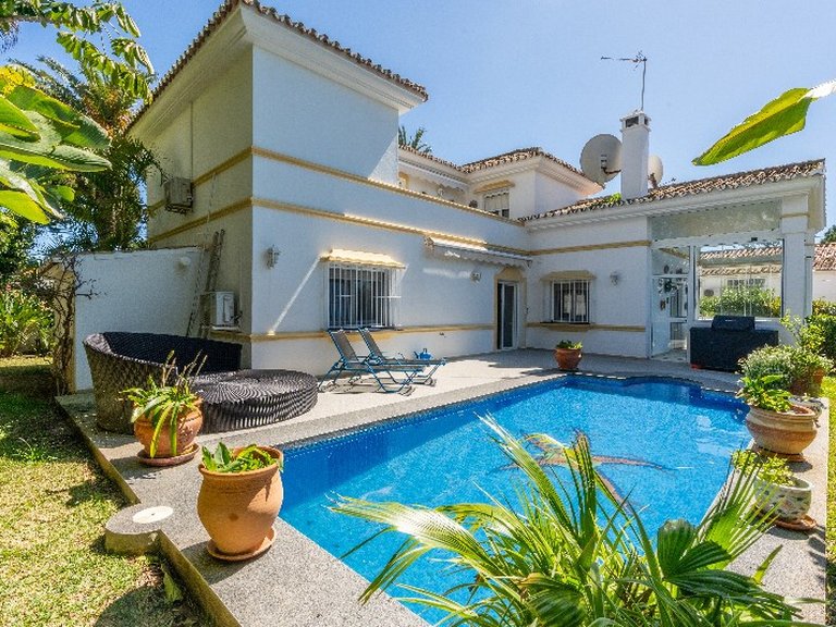 Villa for Sale in Marbesa, Malaga 27