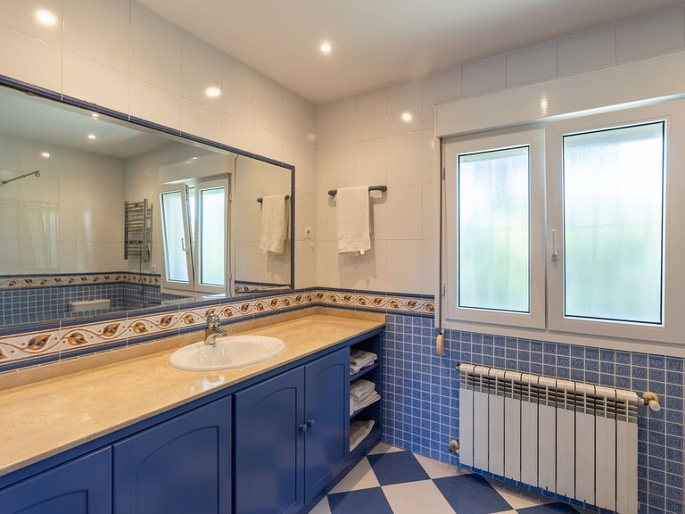 Villa for Sale in Marbesa, Malaga 35