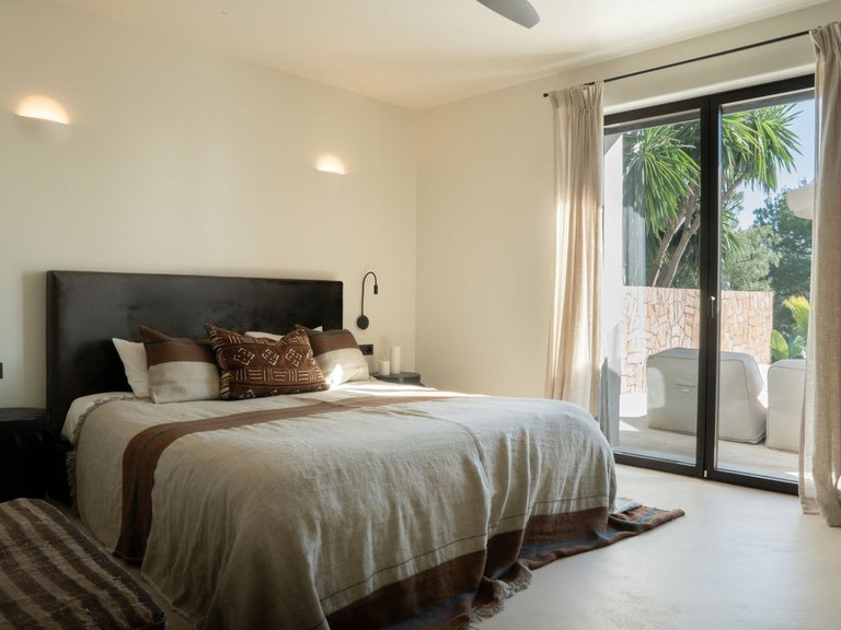 Villa for Sale in Estepona, Malaga 10