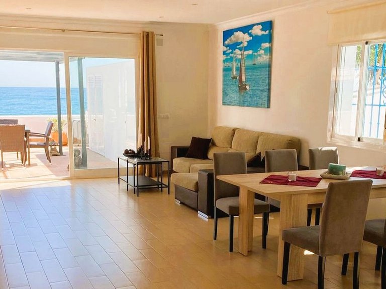 Villa for Sale in Estepona, Malaga 11