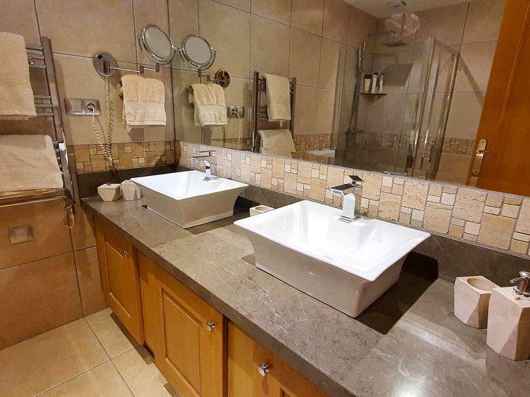 Apartment for Sale in Torrequebrada, Malaga 5