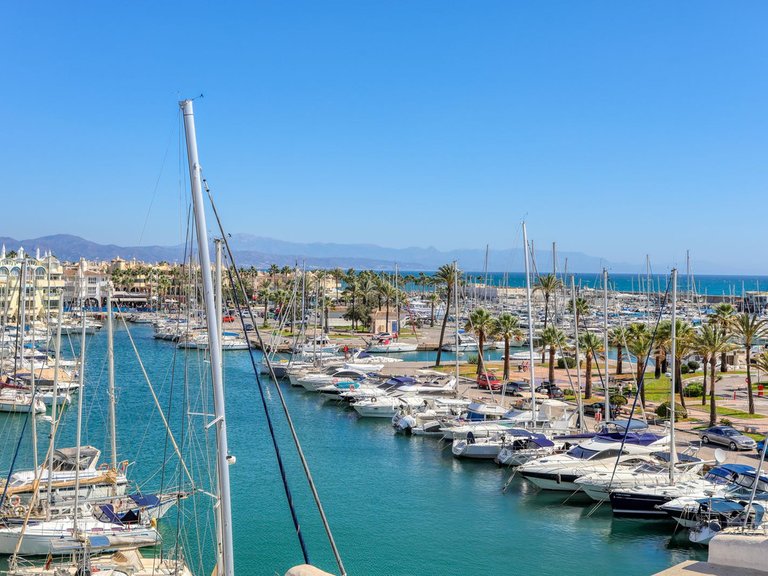 Apartment for Sale in Benalmadena Costa, Malaga 27