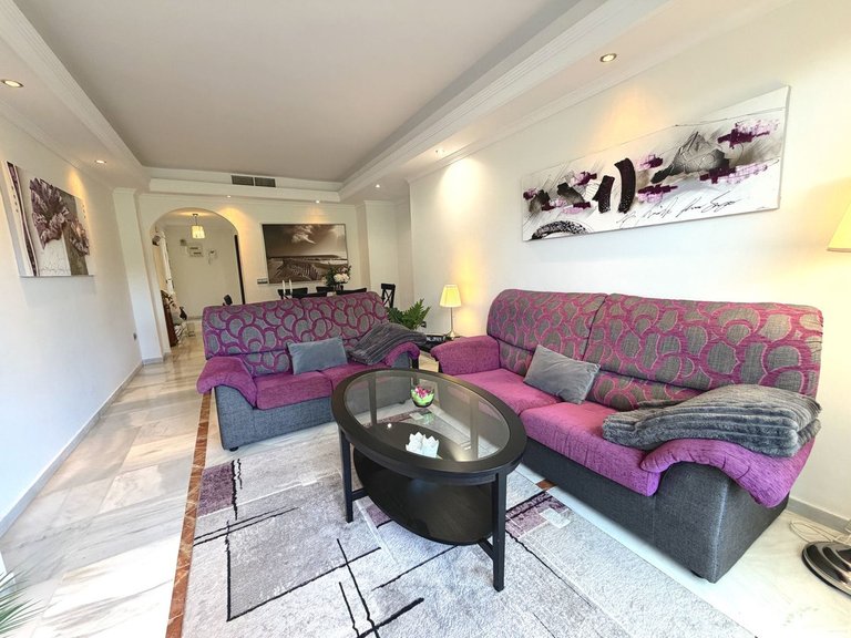 Apartment for Sale in Puerto Banús, Malaga 23