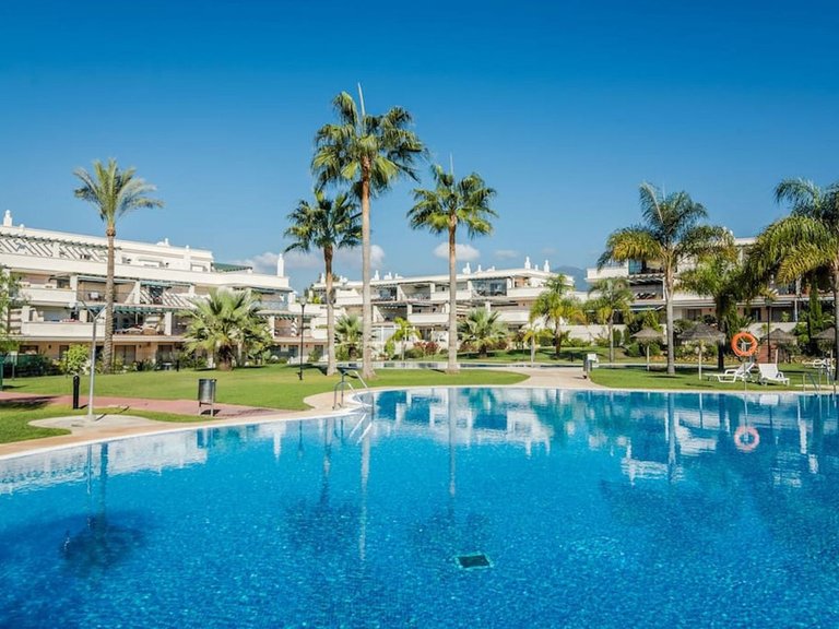 Apartment for Sale in Puerto Banús, Malaga 4