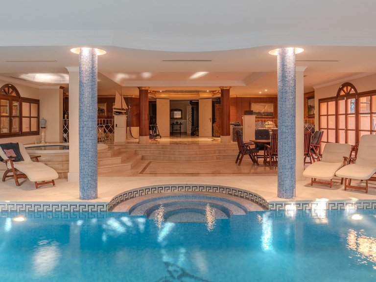 Villa for Sale in Nueva Andalucía, Malaga 11
