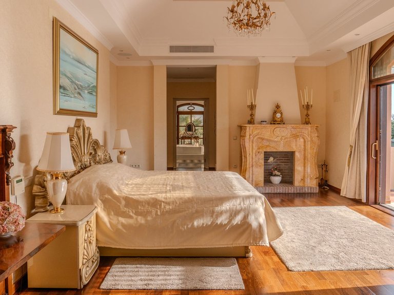 Villa for Sale in Nueva Andalucía, Malaga 17