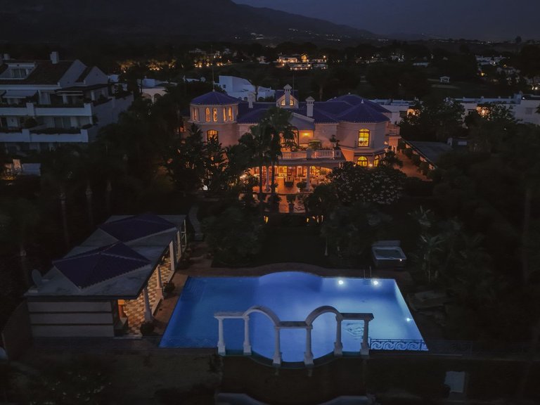 Villa for Sale in Nueva Andalucía, Malaga 2