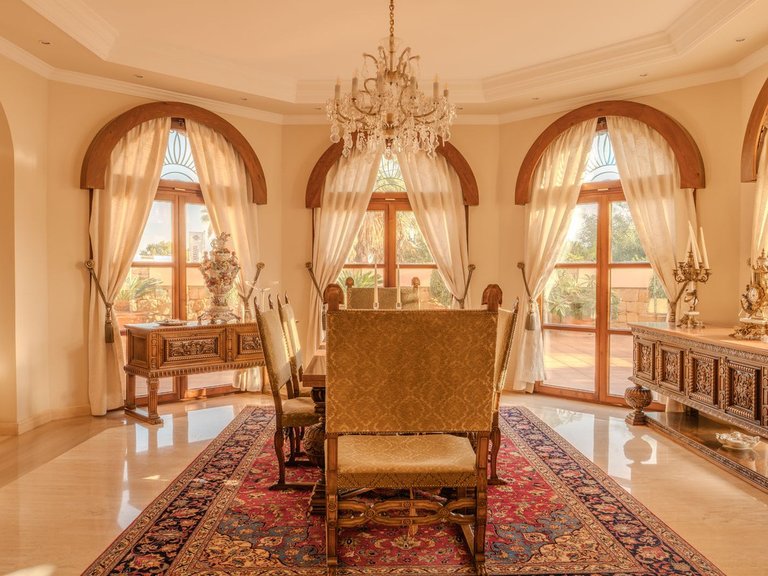 Villa for Sale in Nueva Andalucía, Malaga 24