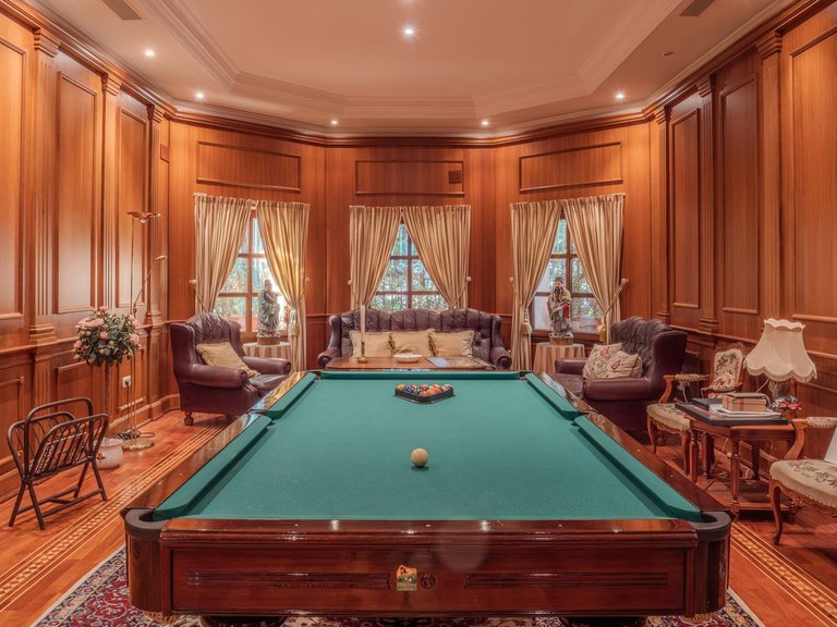 Villa for Sale in Nueva Andalucía, Malaga 28