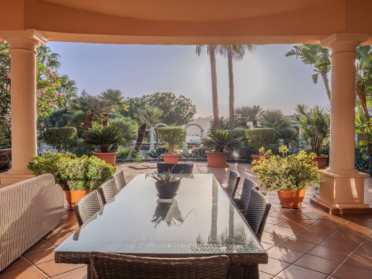 Villa for Sale in Nueva Andalucía, Malaga 30